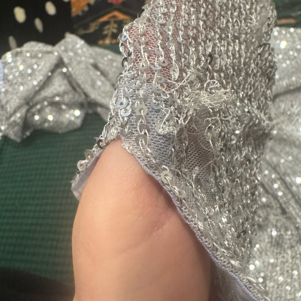 Hand Over Sequin Set - Picture 7 of 10